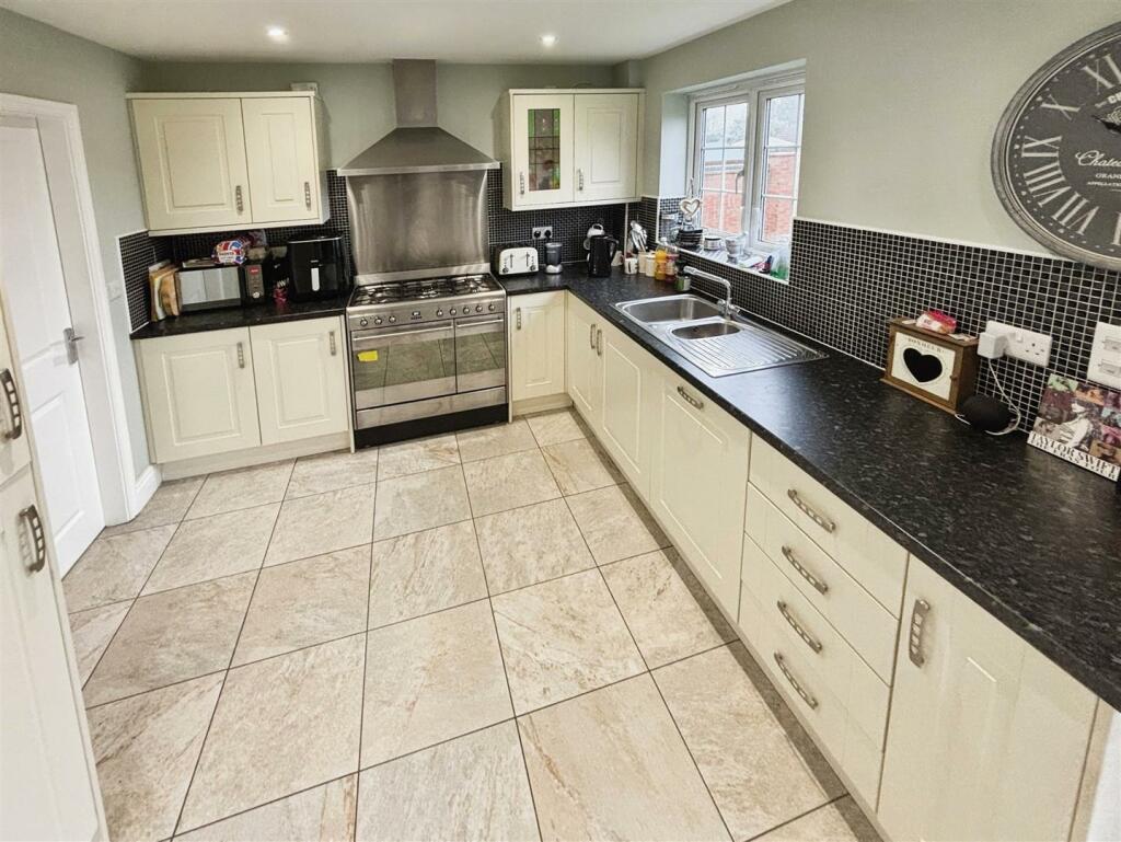 f66953f1-PHTOT 209.jpg