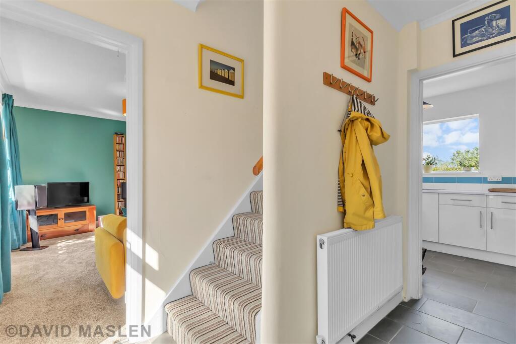 hallway (2).jpg