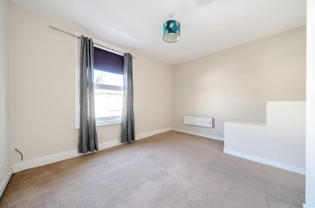 1331671-11-6883c5...