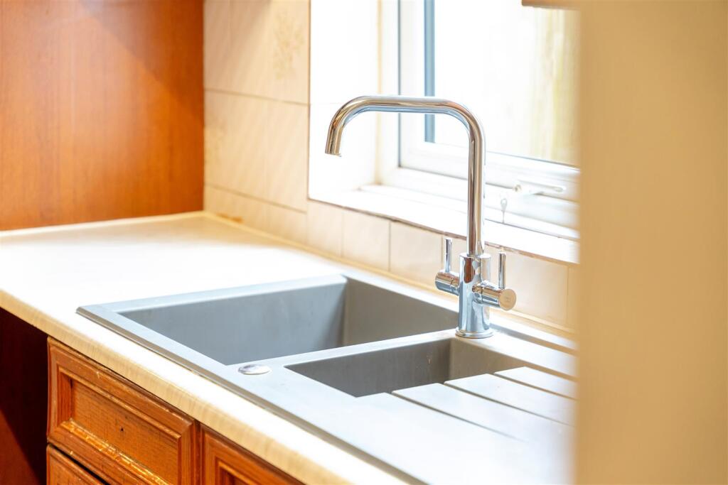 85 Foxhall Rd-10.jpg