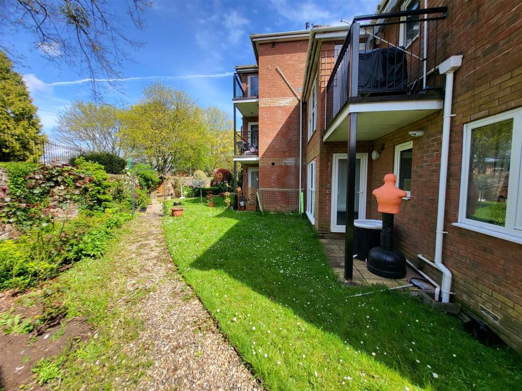 Rear Communal Gardens