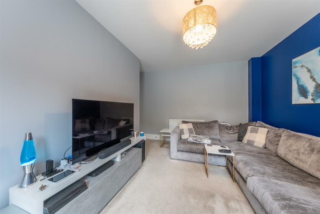 6 Stirling Close-011.jpg