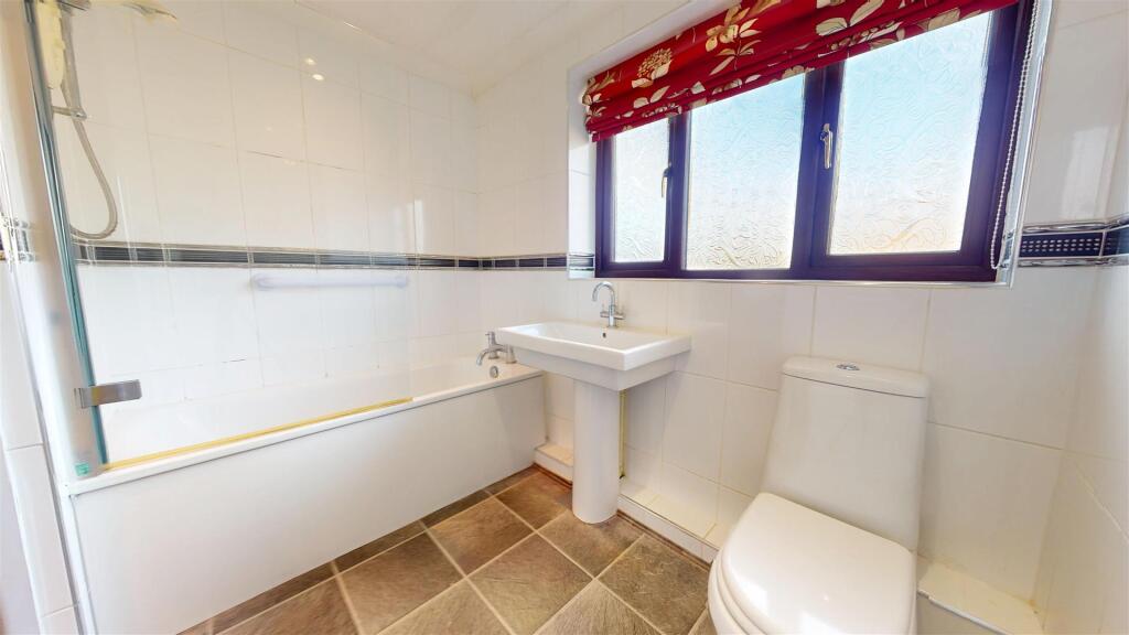 Winsford Close Bathroom
