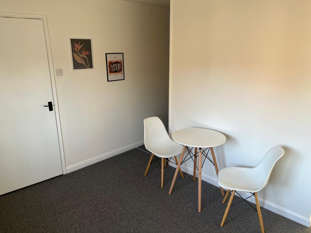 Further Lounge