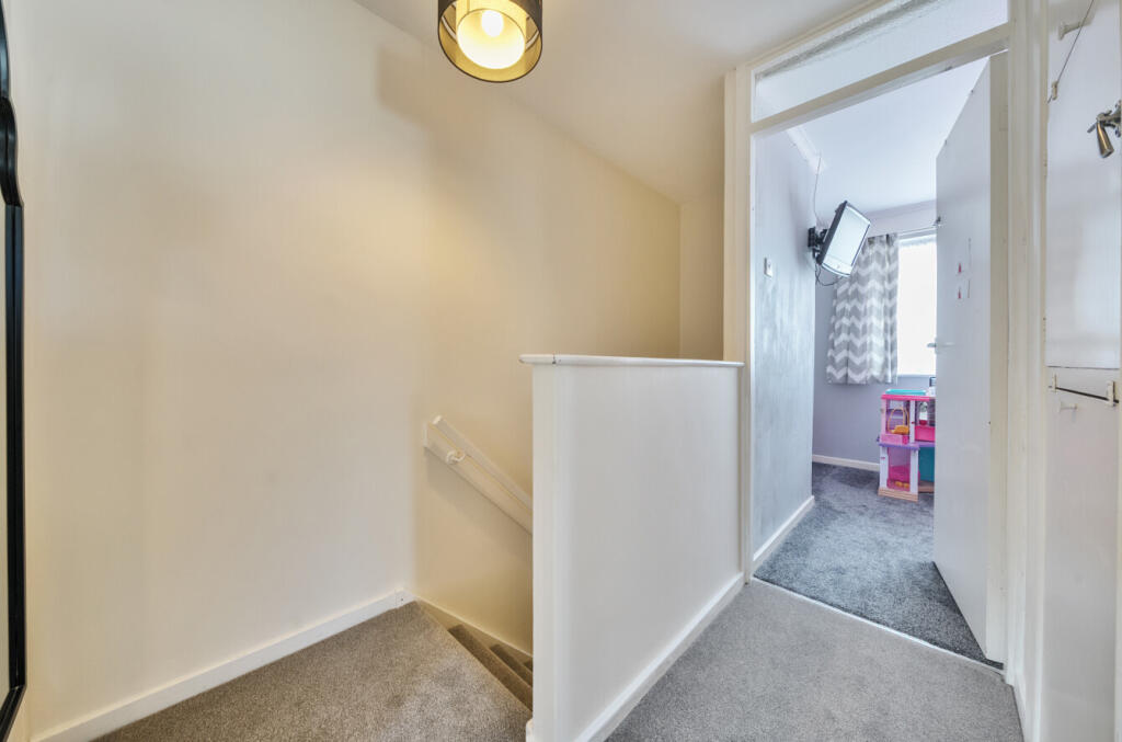 1304630-9-684c45f...