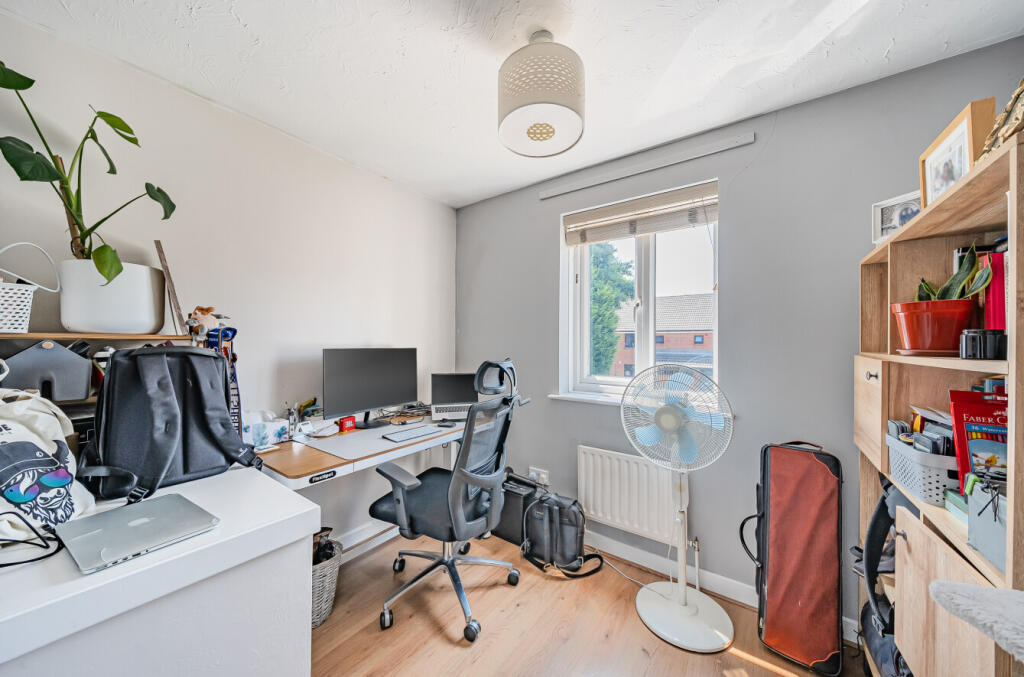 1290360-14-684c8a...