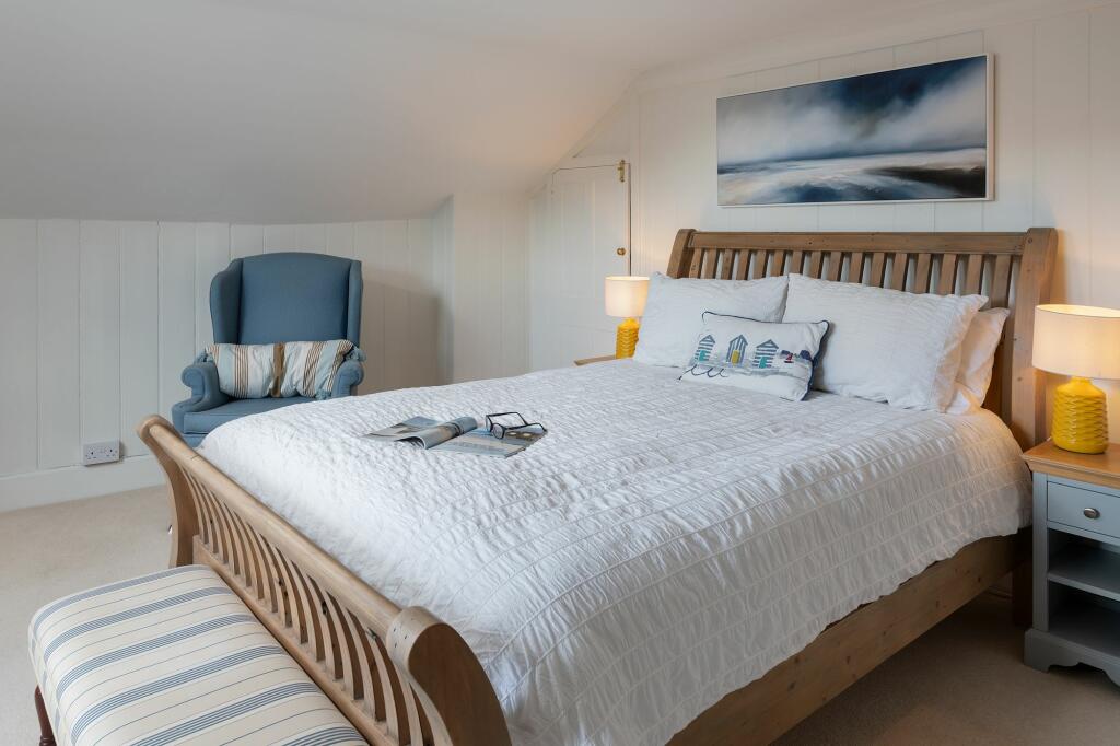 Lantern House, 12 Clarence Hill, Dartmouth_Principal Bedroom