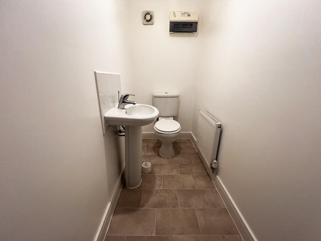 Cloakroom/wc