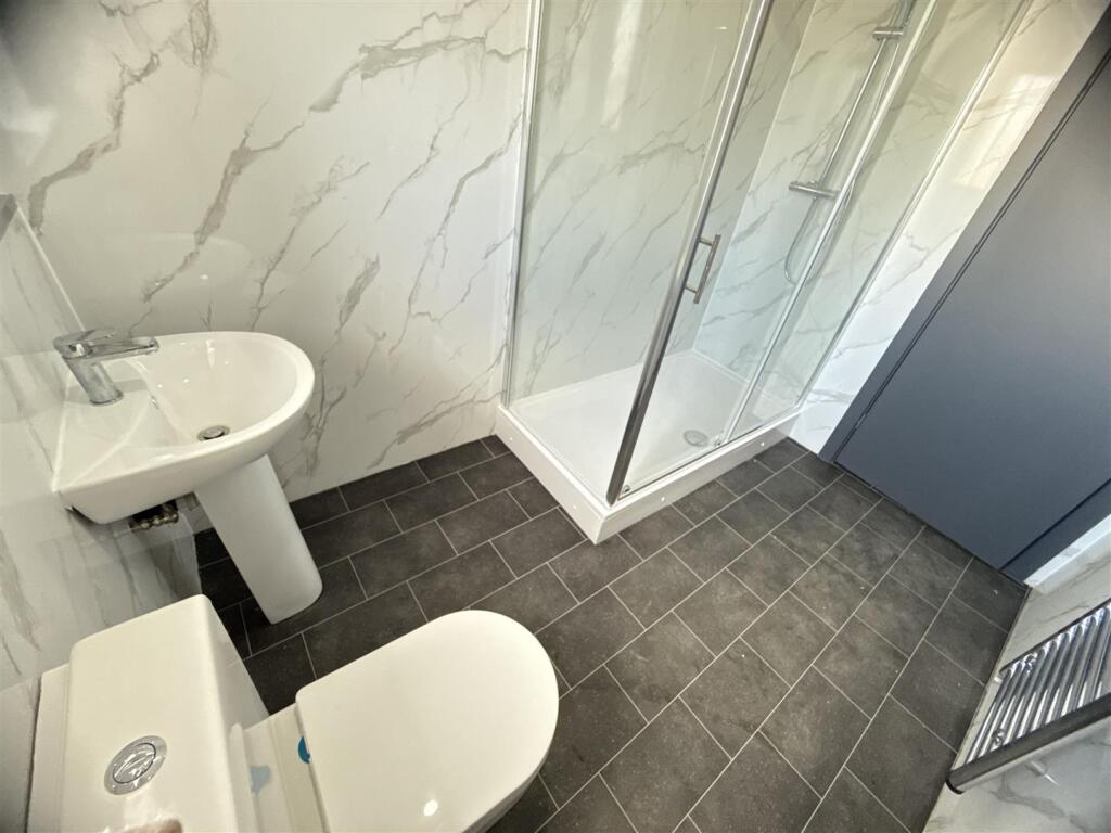 Flat 16 pent -6.jpg