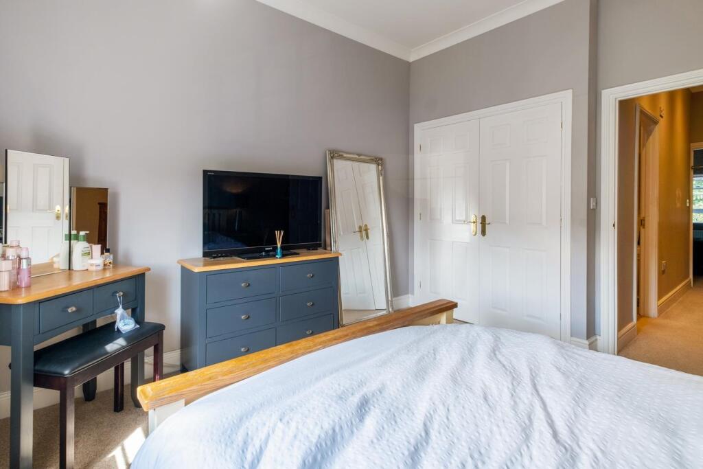 53 Cobb Close-25.JPG