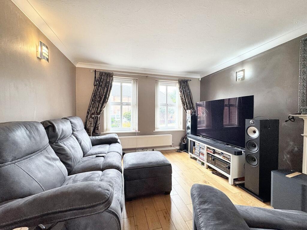 Lounge/Dining Room