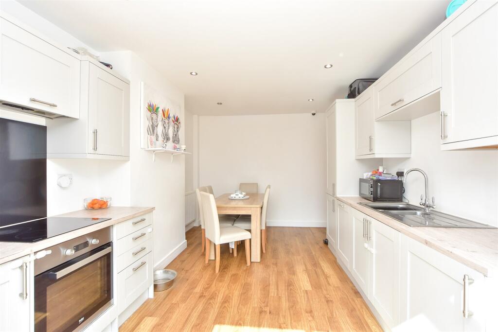 Kitchen/ Dining Area