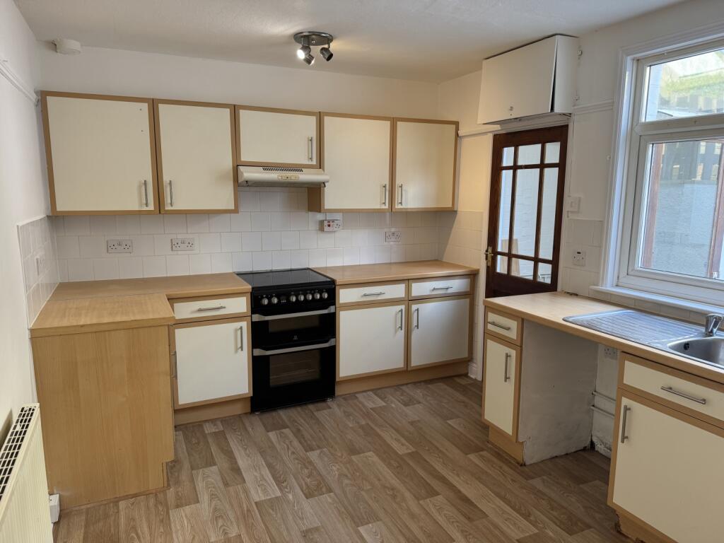 15 Orchard Gardens - kitchen