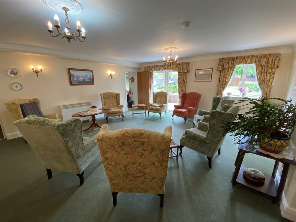 COMMUNAL LOUNGE.jpeg