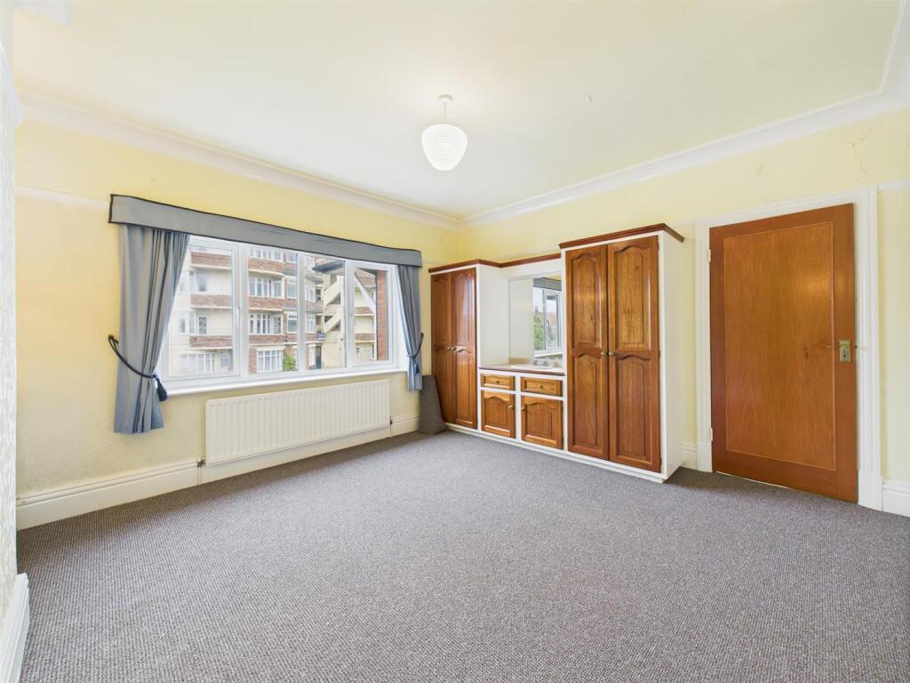 Bedroom: