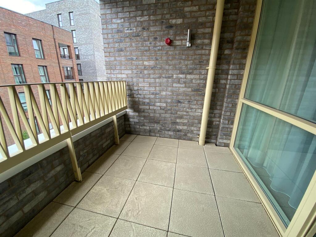r11.jpg