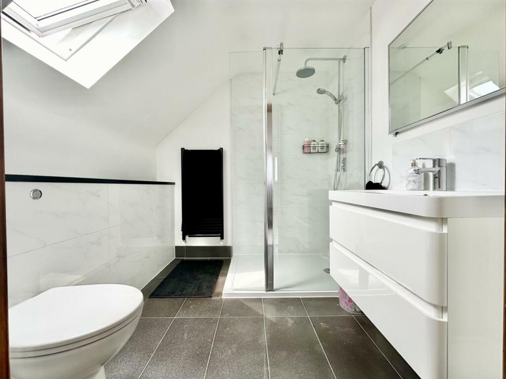 Ensuite2.jpg