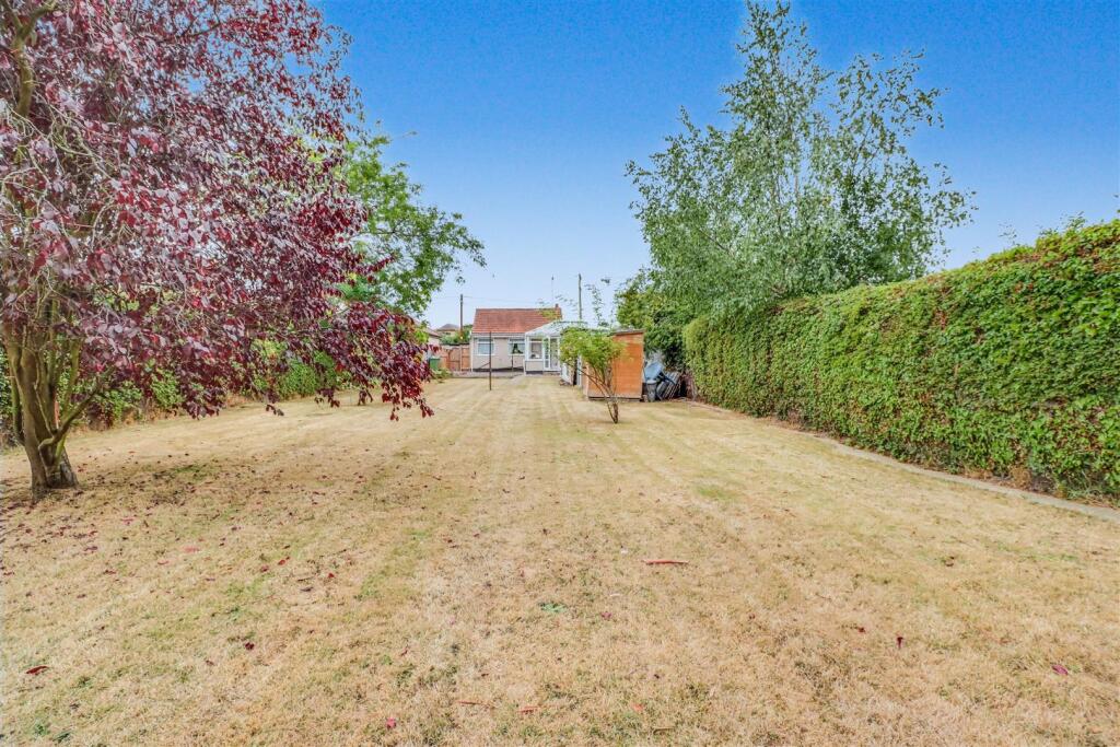 4 PAGE ROAD BOWERS GIFFORD-5.jpg