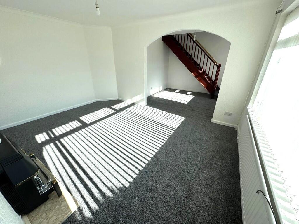 THROUGH LOUNGE