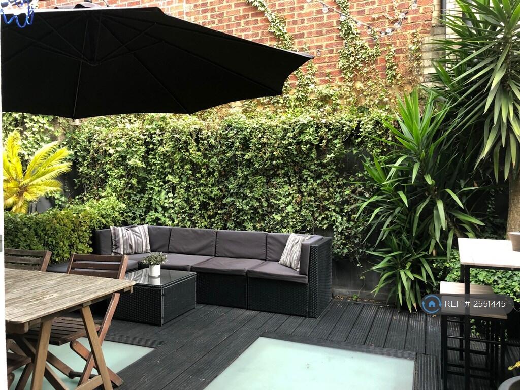 Private Terrace With Outdoor Dinning Areas.