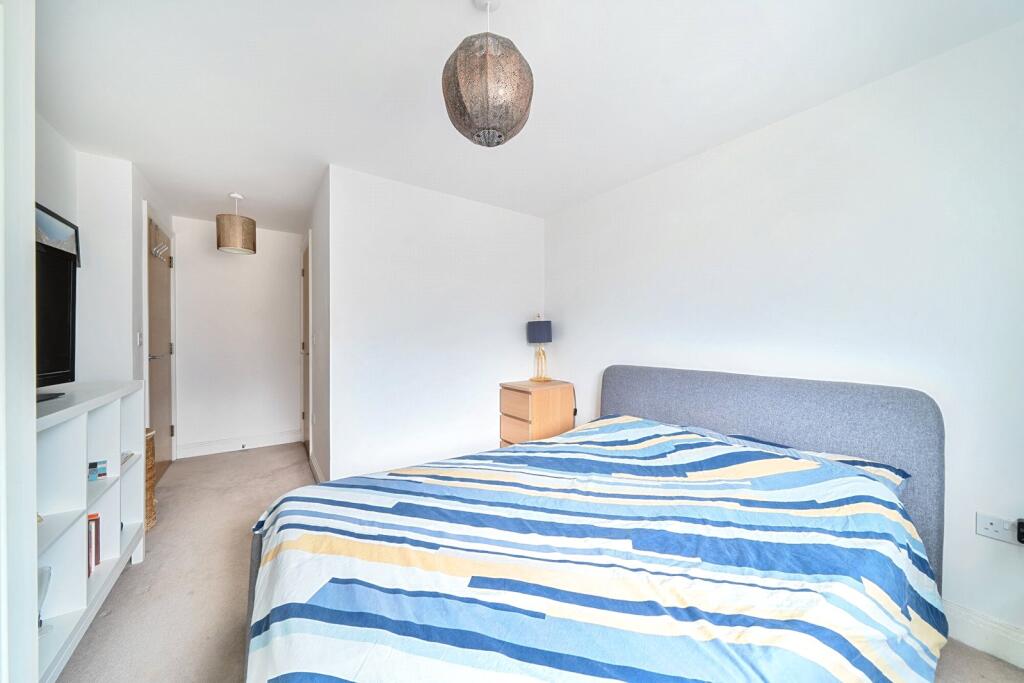 1304224-15-684863...