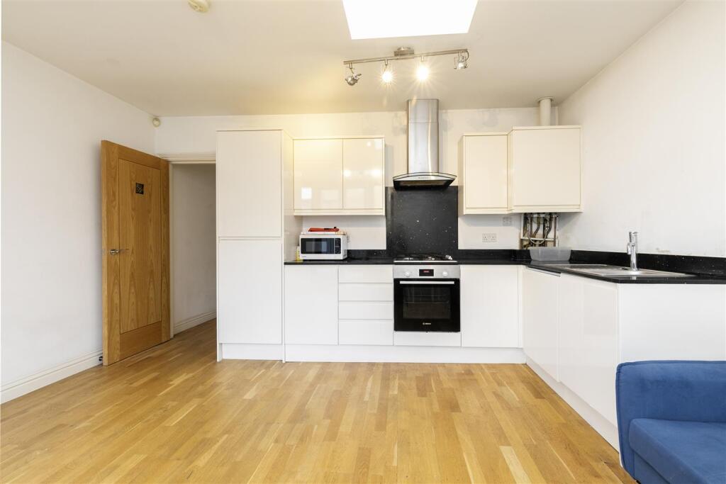 137 Camden High Street -6.jpg