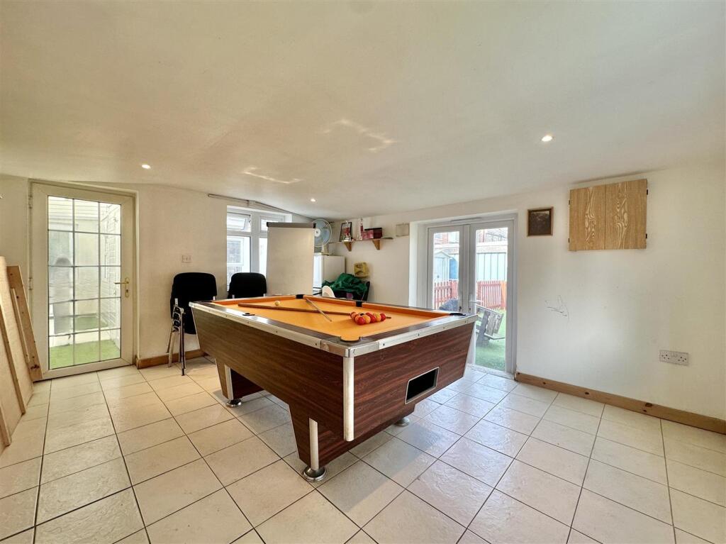 GAME ROOM