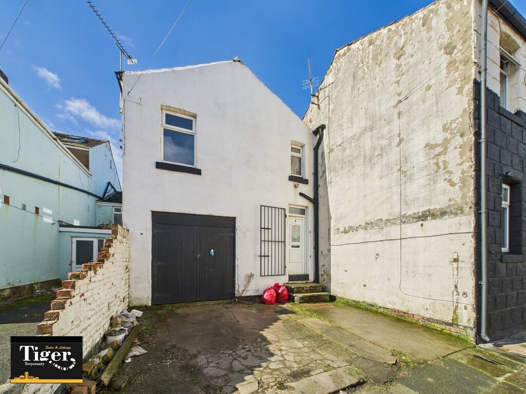 CAM02176G0-PR0494...