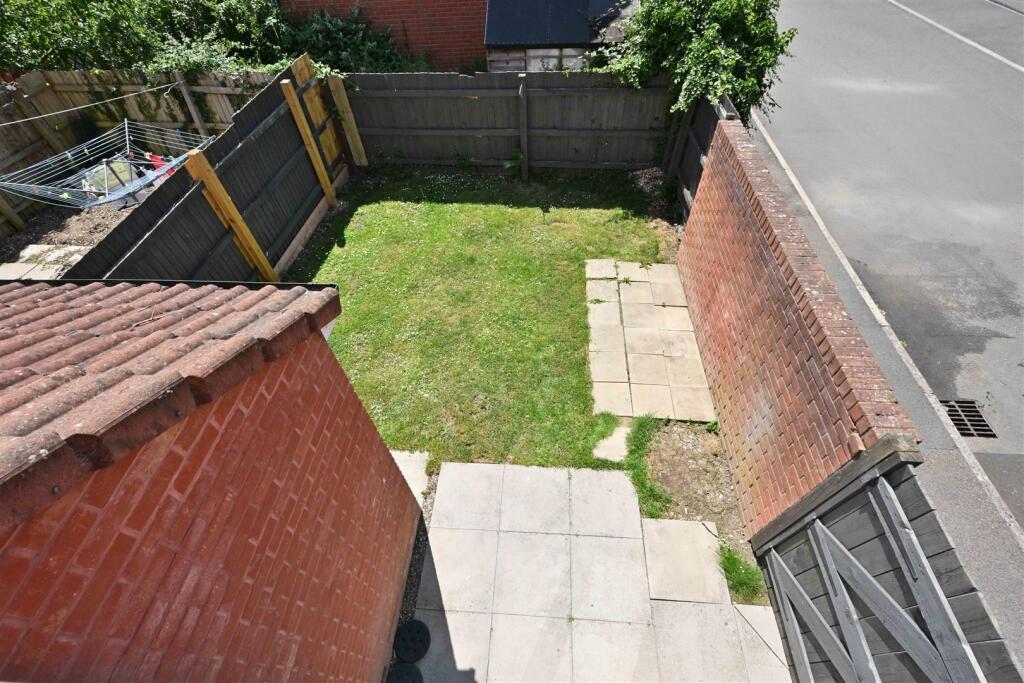 180625 Garth Road, Trowbridge       013.JPG