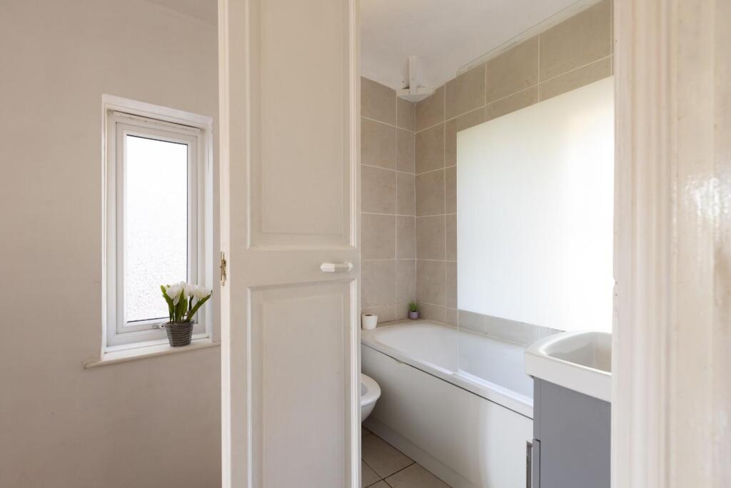 52 Meadow Vale, BS5-257571.jpg