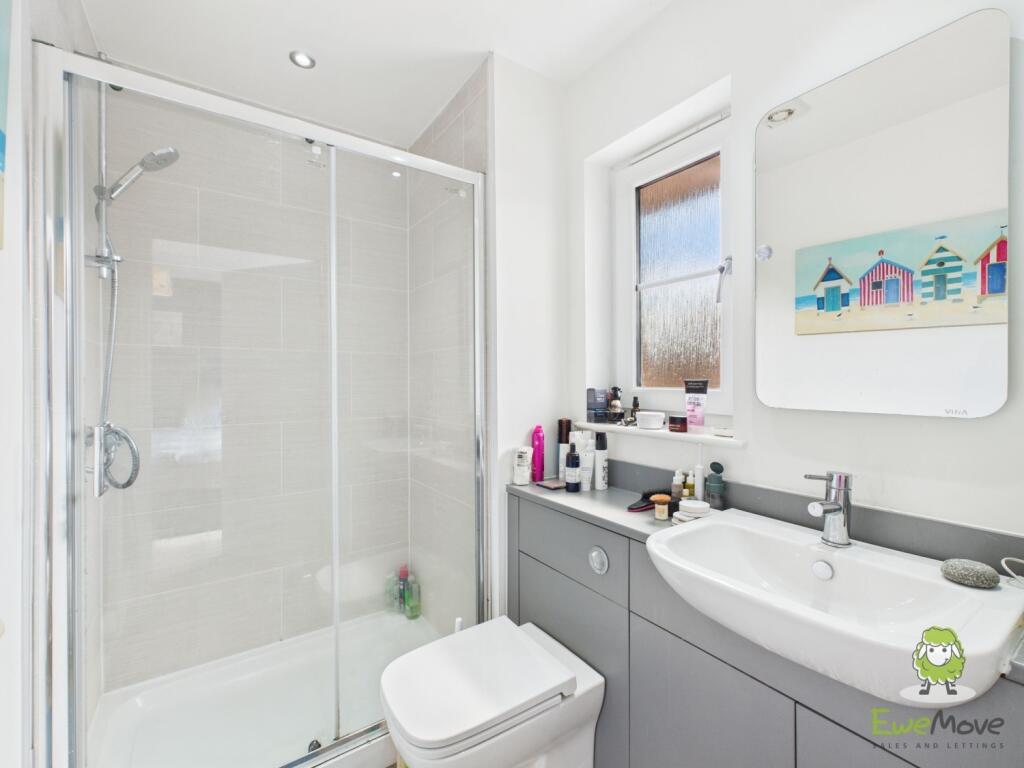 CAM02463G0-PR0080-STILL039