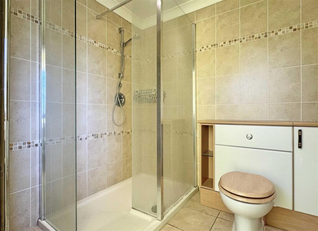 Shower Room.jpg
