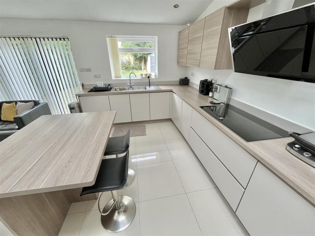 Open Plan Living Dining Kitchen Aspect 7