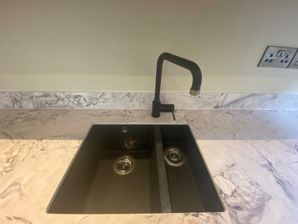flat 2 12.jpg