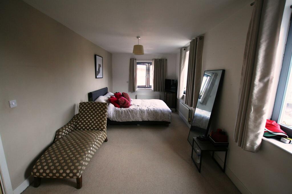 bevcourt,23bed1.JPG