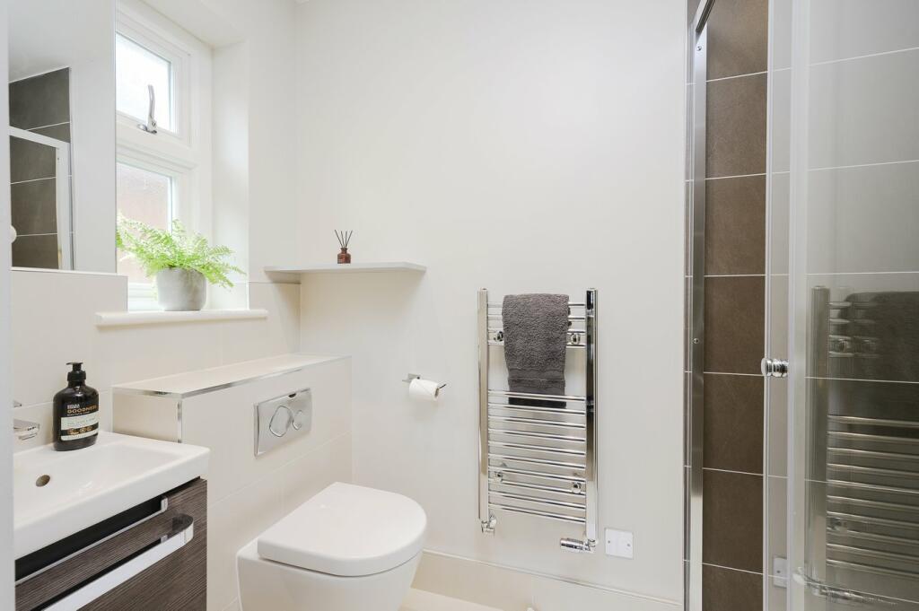 Bedroom 2 Ensuite