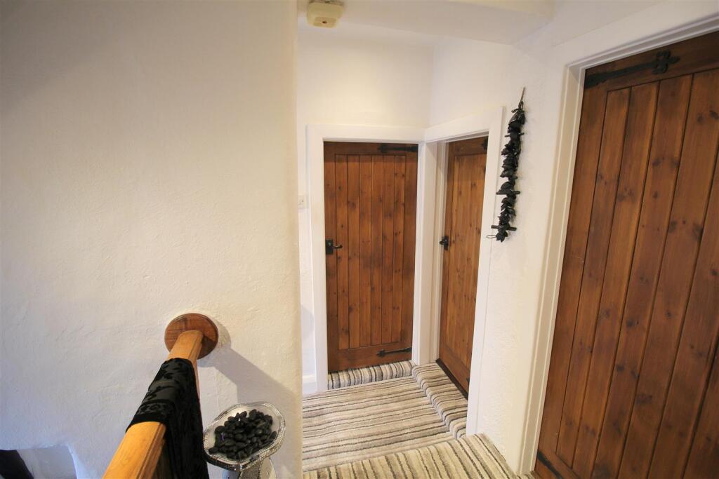 Leach Lodge Farm stairs 3.JPG