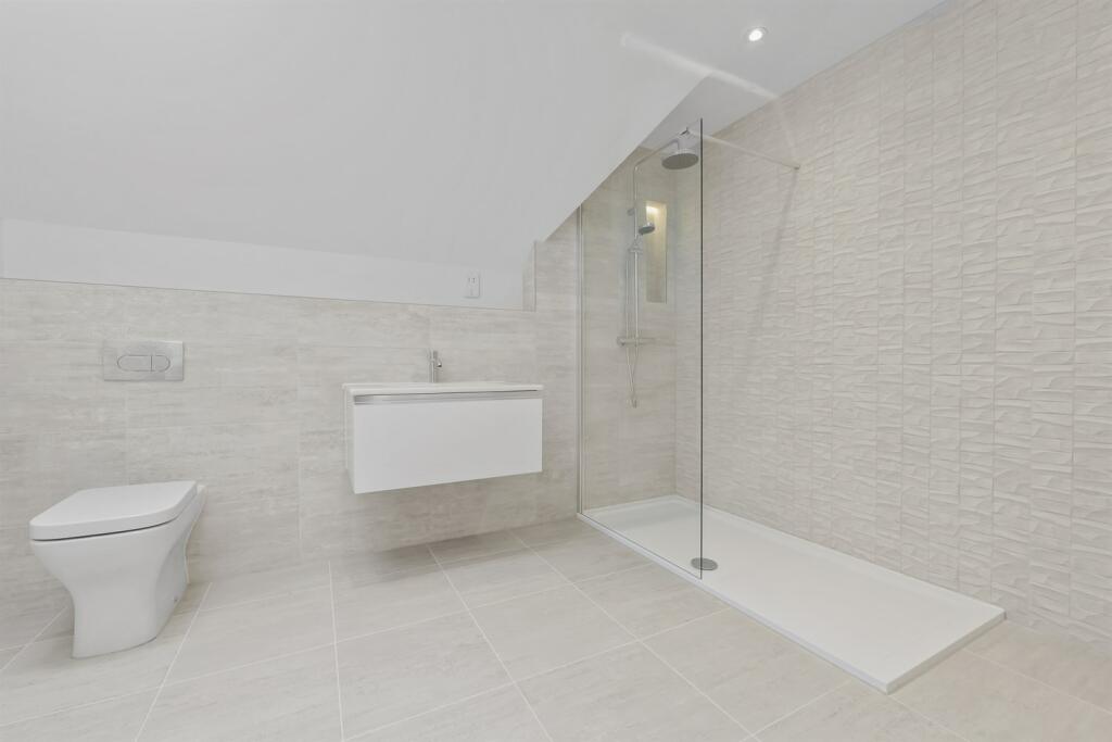 Family shower room