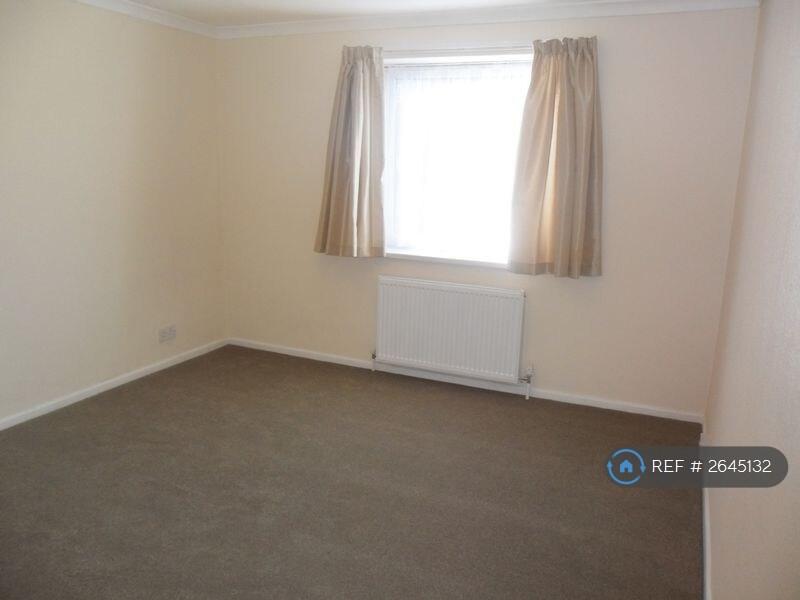  Bedroom 1 - Double. Built In Wardrobe.