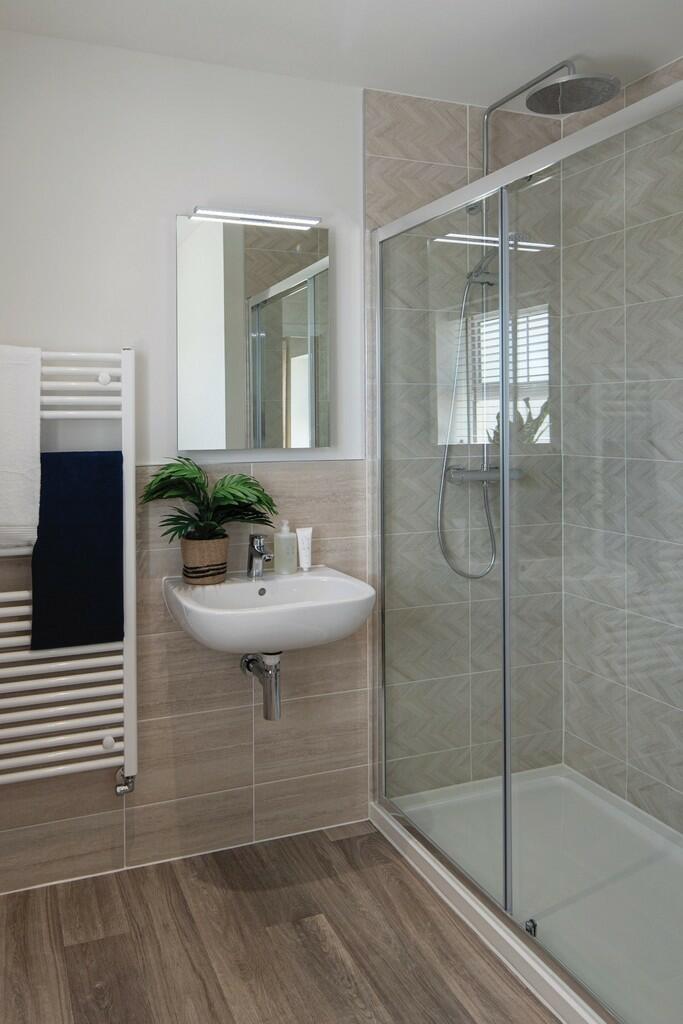 Example en suite