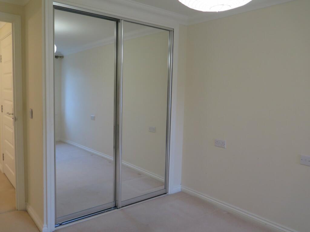 Bedroom - Mirrored s