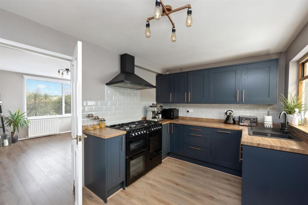 Dean Close 50 KITCHEN TO LOUNGE.jpeg