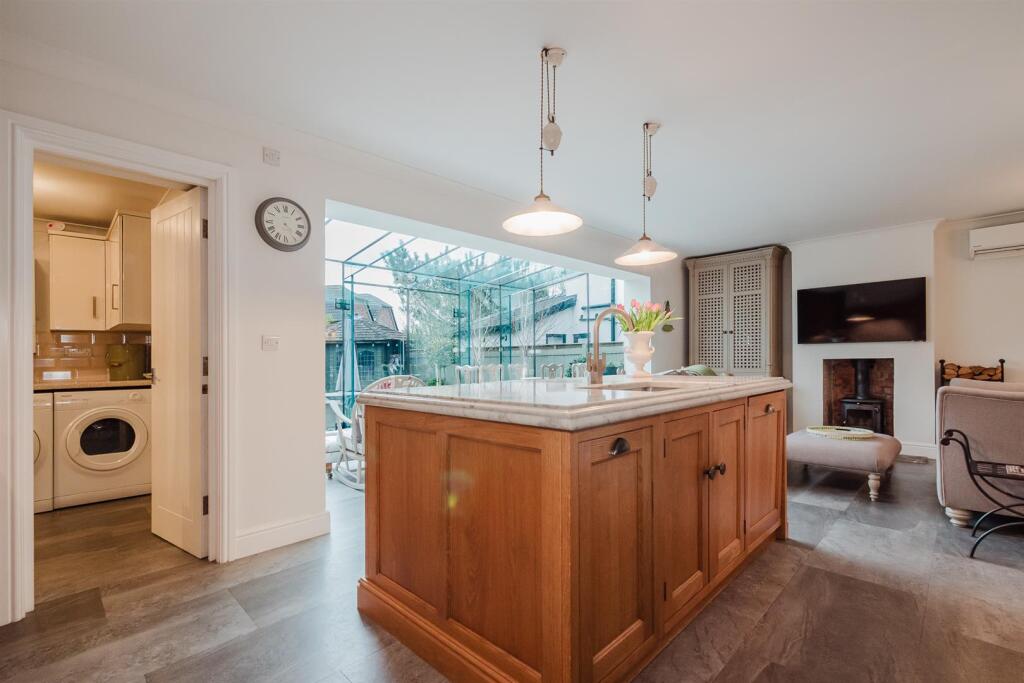 Breakfast Kitchen Aspect 4