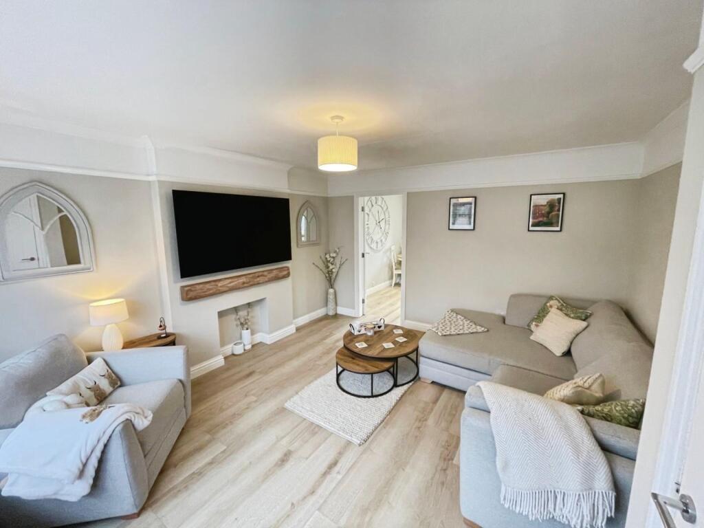 7fc7b005--4741-BA21-5F654396722C-13636-00000FFCF4B