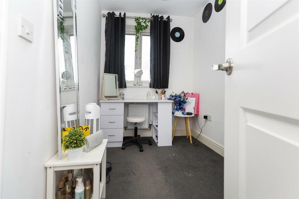 Bramleys Estate Agents - Plover Road - Lindley (19