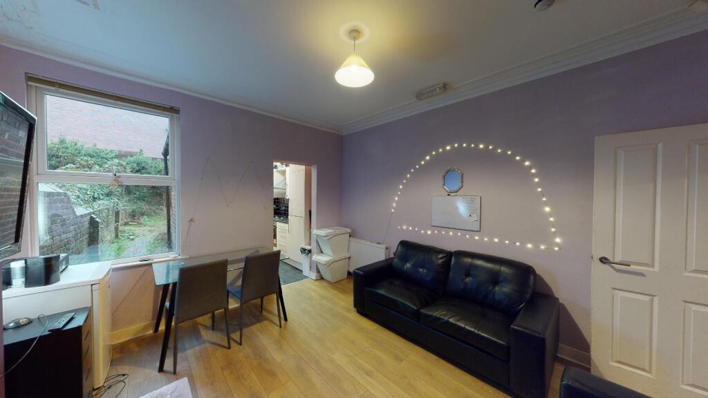 Lounge3.jpg