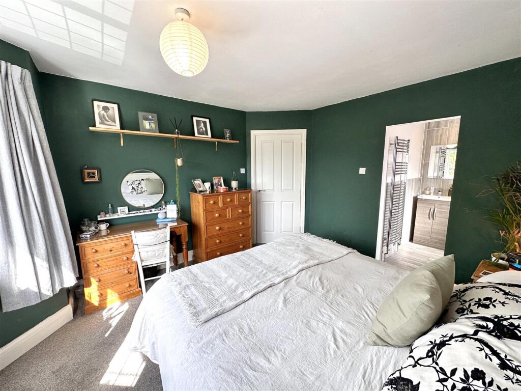 Bedroom One Into En-Suite 888