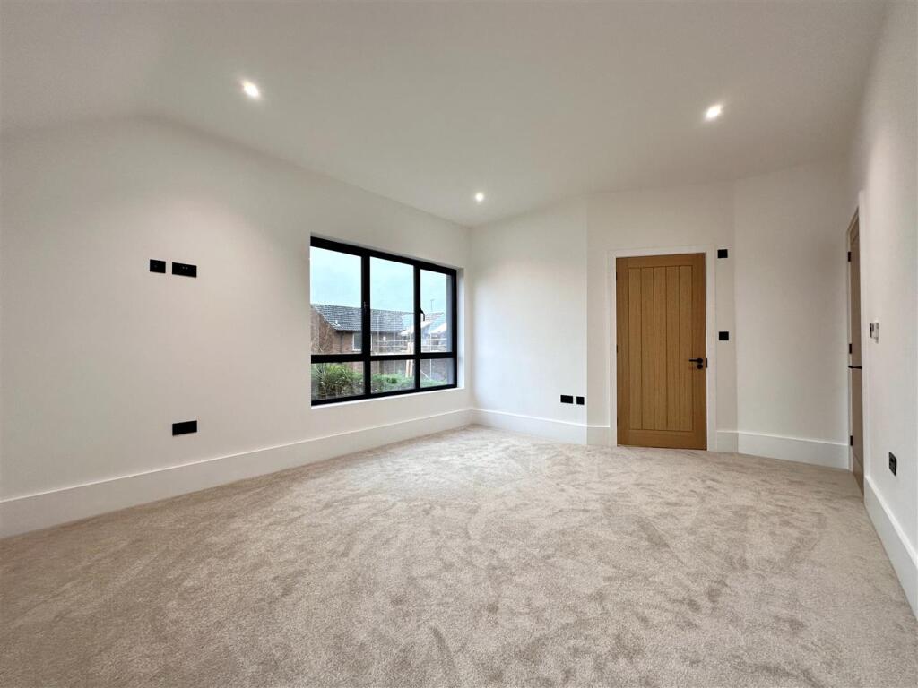 Bedroom One Into En-Suite 553