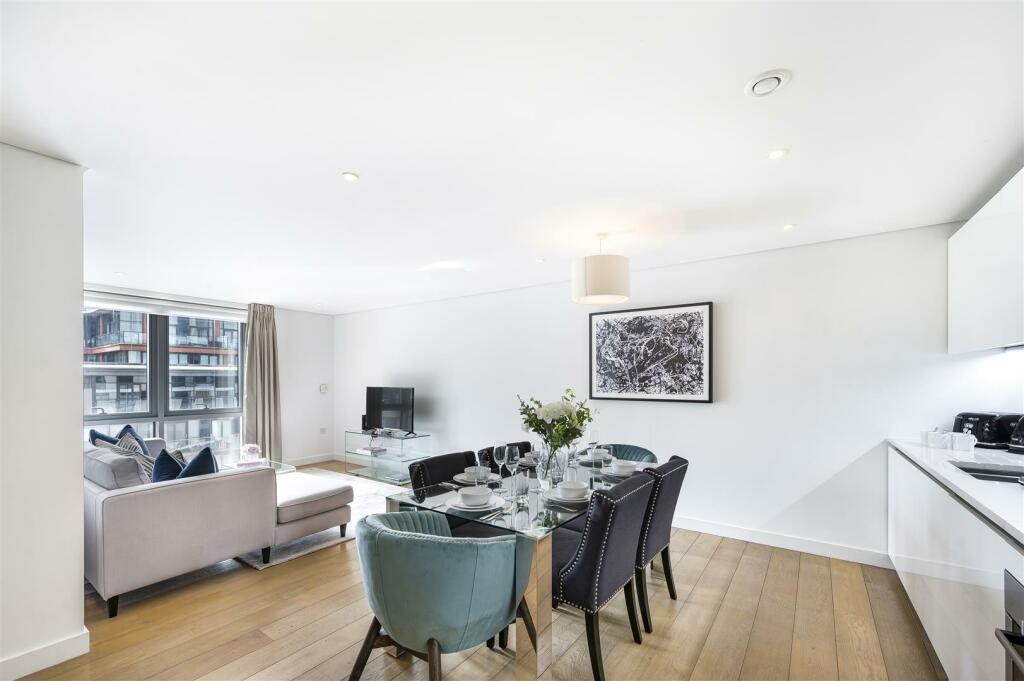 8460410-interior10.jpg