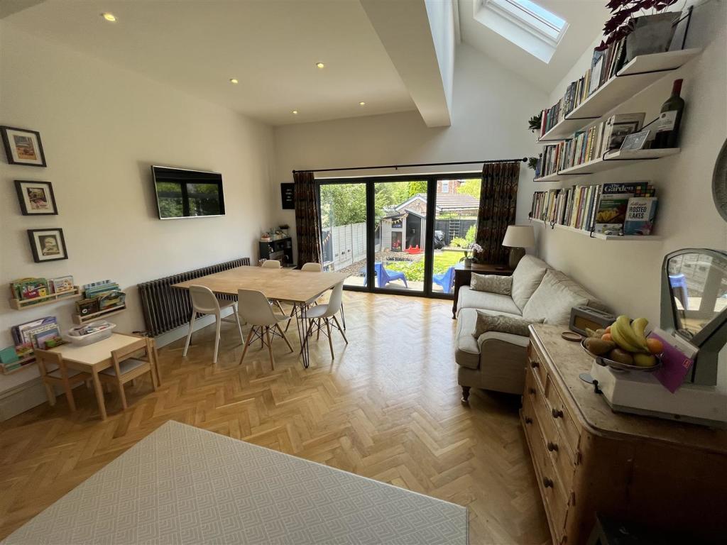 Living Dining Kitchen Aspect 3.jpg